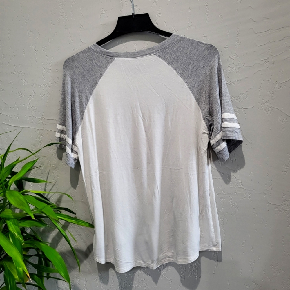 American Eagle | T Shirt - Picture 2 of 6